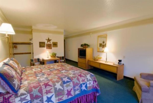 Covered Wagon Motel - image 14