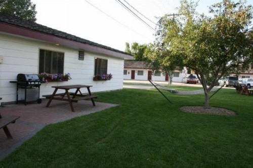 Covered Wagon Motel - image 20