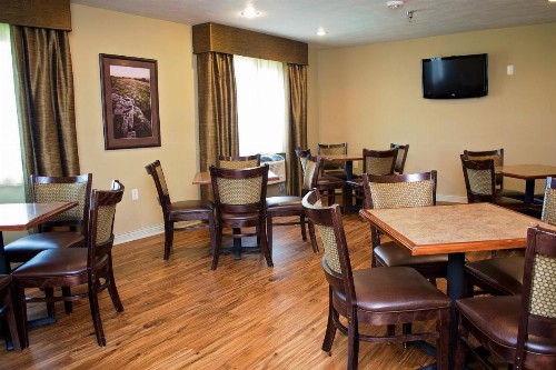 GrandStay Inn & Suites of Luverne - image 10