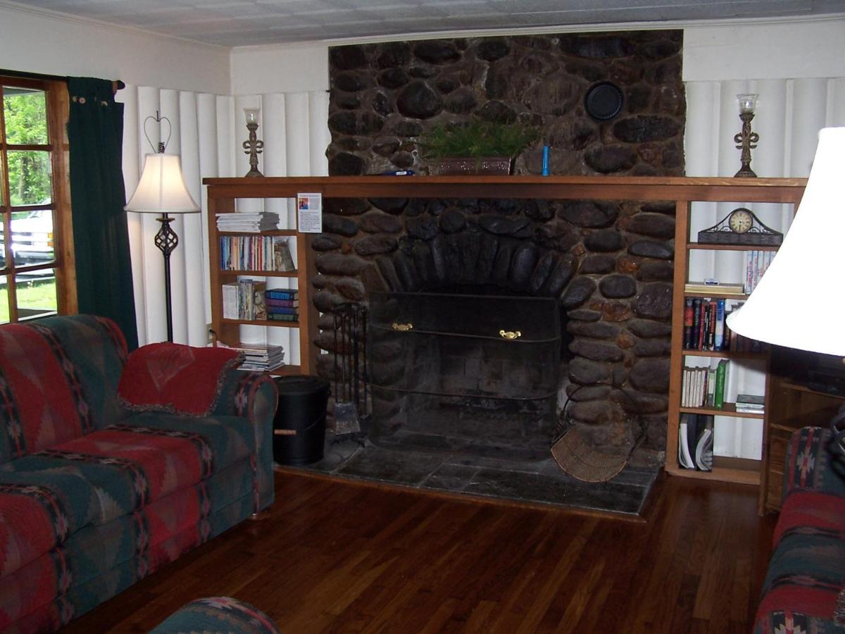 Cabin Creekwood - main image