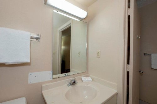 Red Roof Inn MacClenny - image 15