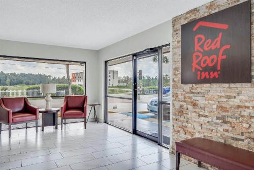 Red Roof Inn MacClenny - image 2