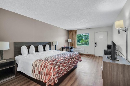 Red Roof Inn MacClenny - image 6