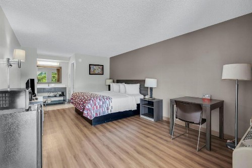 Red Roof Inn MacClenny - image 7
