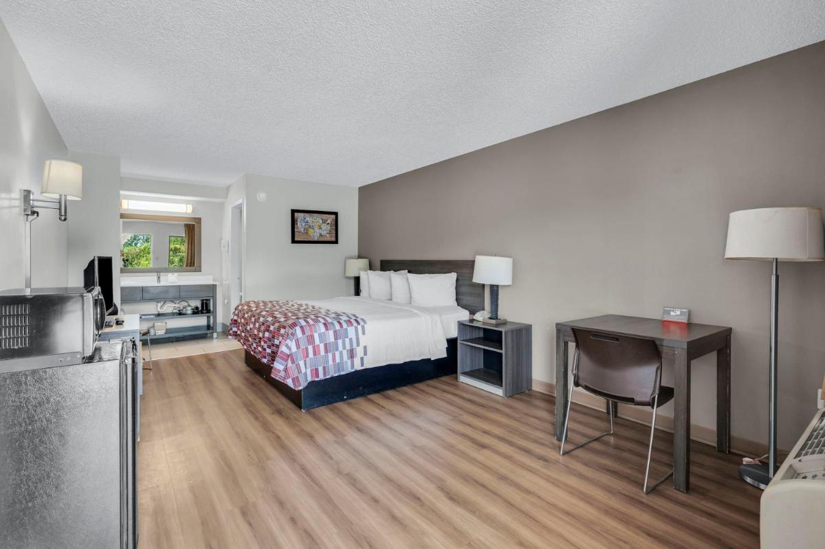 Red Roof Inn MacClenny - image 7