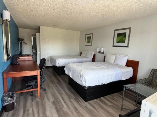 Travelodge Suites by Wyndham MacClenny - image 21