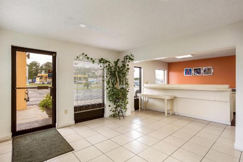 Motel 6-Macclenny FL - image 24