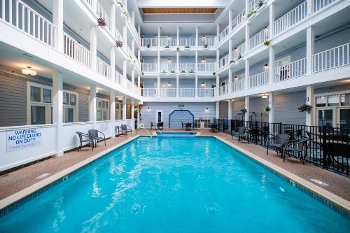 Lake View Hotel - image 20