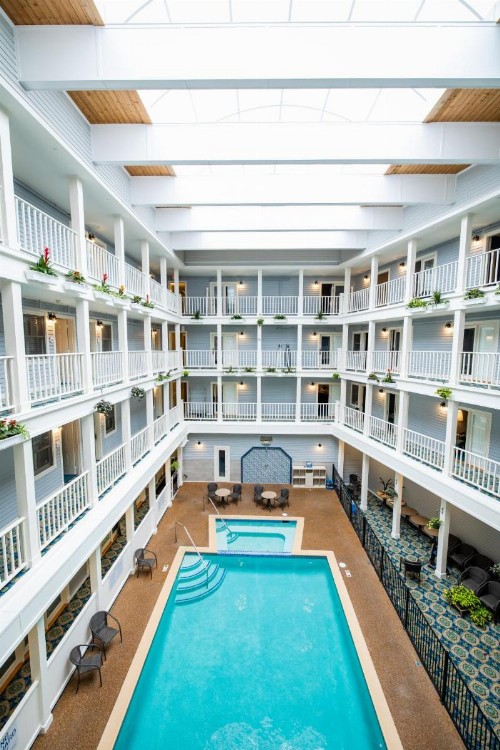 Lake View Hotel - image 26