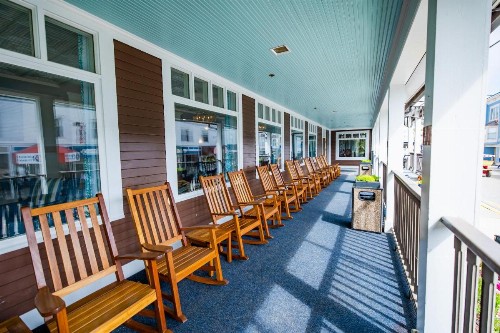 Lake View Hotel - image 7