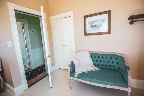 Pine Cottage Bed & Breakfast - image 18