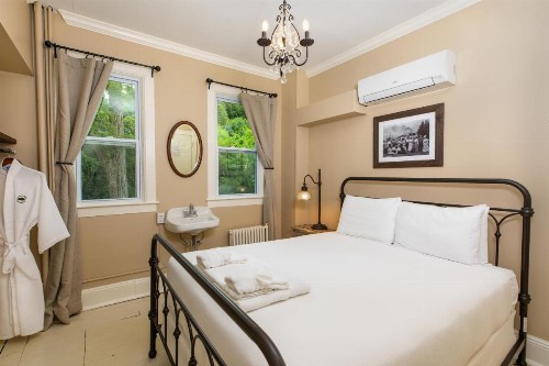 Pine Cottage Bed & Breakfast - image 33