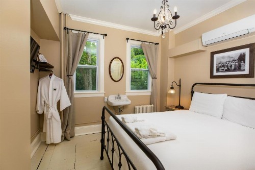 Pine Cottage Bed & Breakfast - image 34