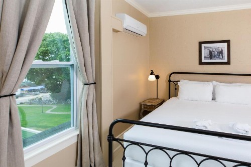 Pine Cottage Bed & Breakfast - image 38