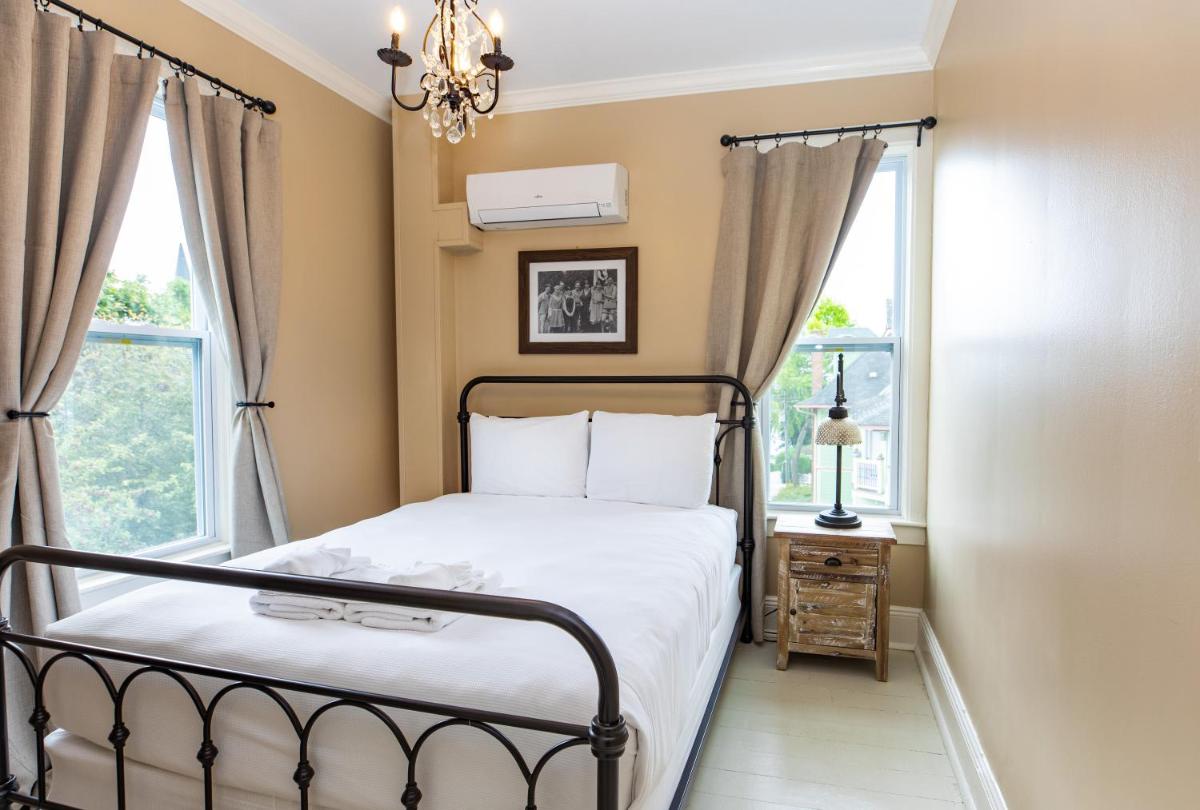 Pine Cottage Bed & Breakfast - image 6