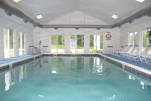Mackinaw Budget Inn - image 14