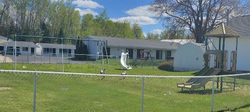 Mackinaw Budget Inn - image 27