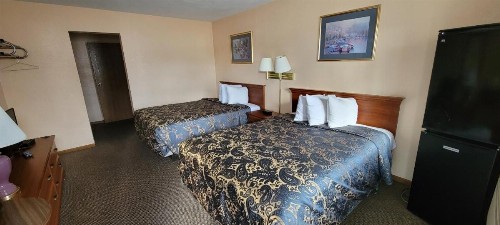Mackinaw Budget Inn - image 6