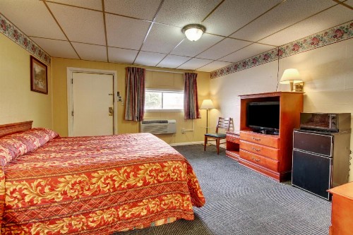 Star Motel - image 10