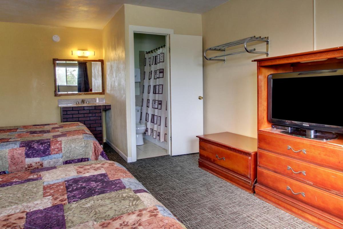 Star Motel - image 3