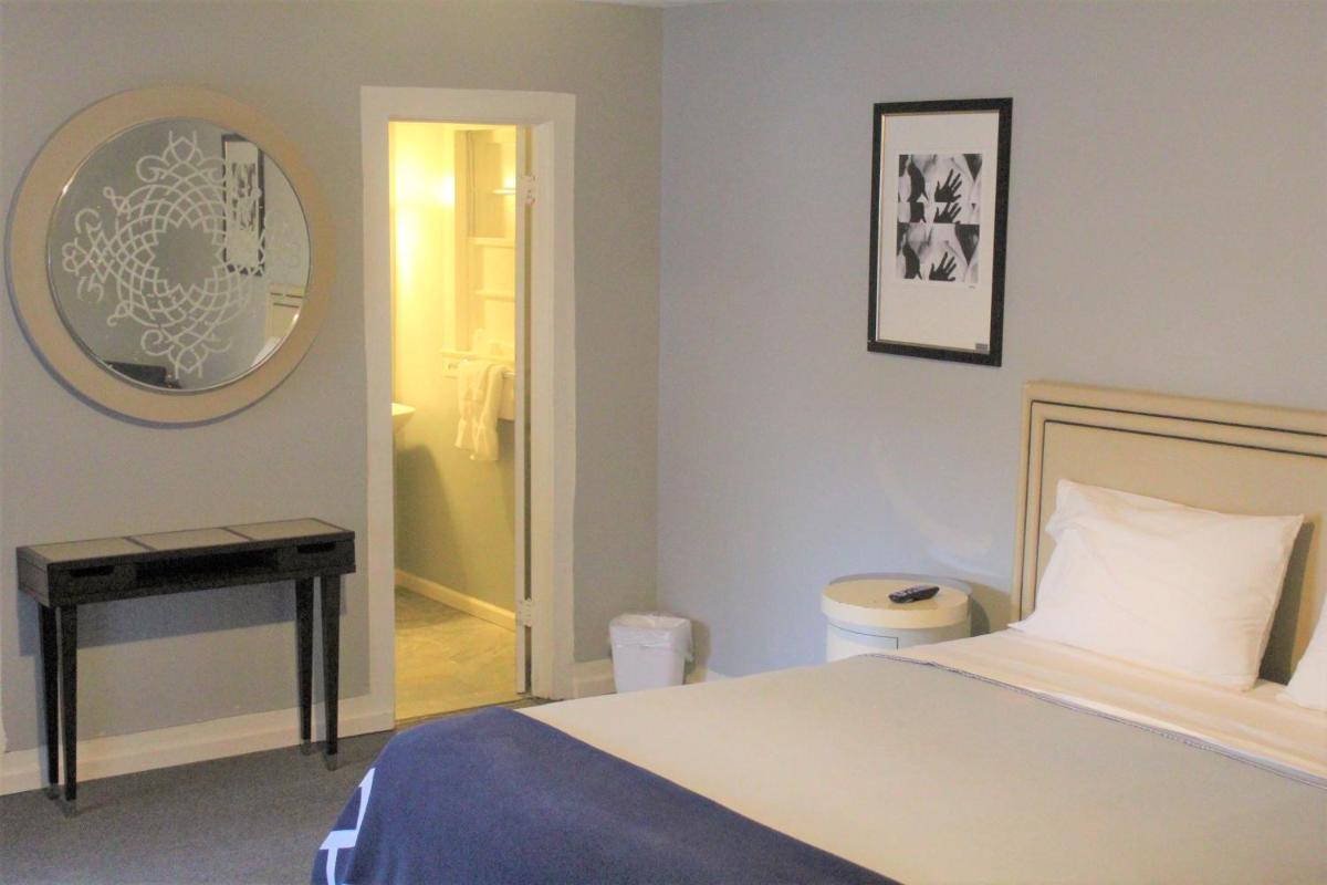 The Grand Motel - image 3