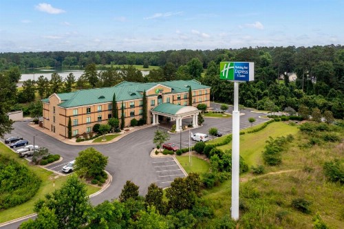Holiday Inn Express Hotel & Suites Macon-West an IHG Hotel - image 2