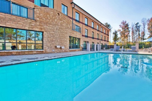 Holiday Inn Express Hotel & Suites Macon-West an IHG Hotel - image 4