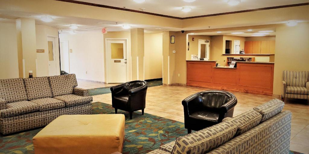 Candlewood Suites Macon - image 7