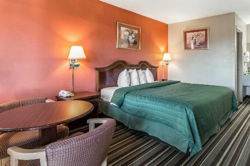 Quality Inn And Suites - image 27