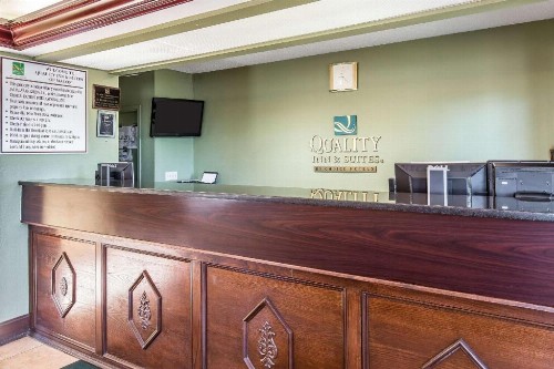 Quality Inn And Suites - image 5