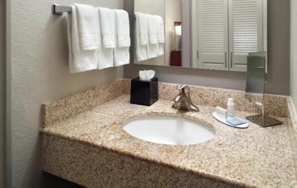 Courtyard by Marriott Macon - image 9