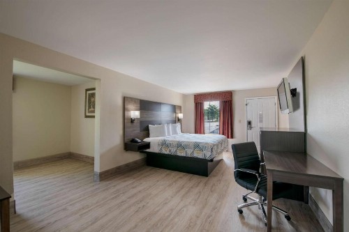 Baymont by Wyndham Macon I-475 - image 2