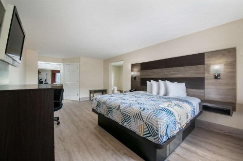 Baymont by Wyndham Macon I-475 - image 4