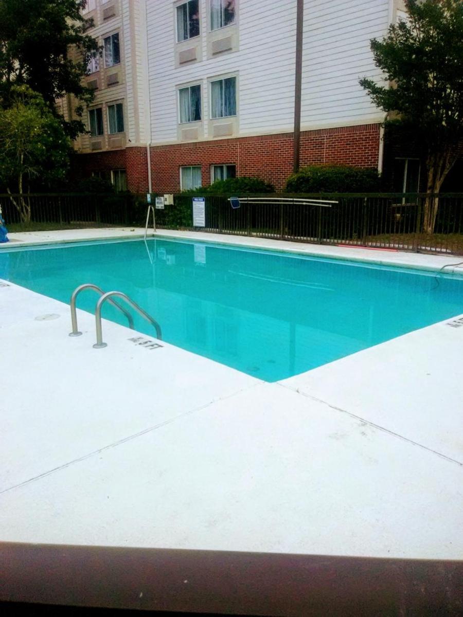 Days Inn by Wyndham Macon I-75 North - image 6