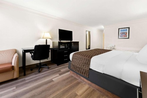 Best Western Riverside Inn - image 12