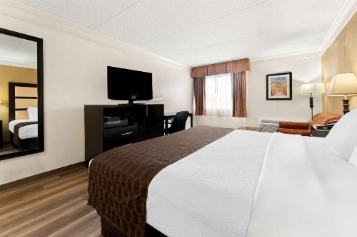 Best Western Riverside Inn - image 13