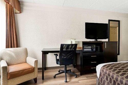 Best Western Riverside Inn - image 17