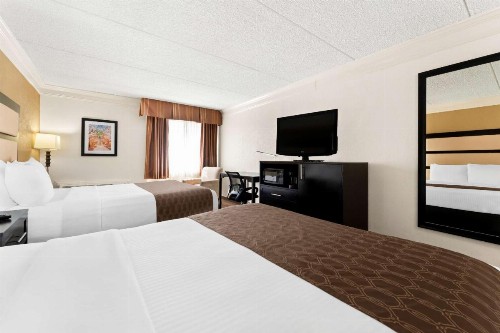 Best Western Riverside Inn - image 18
