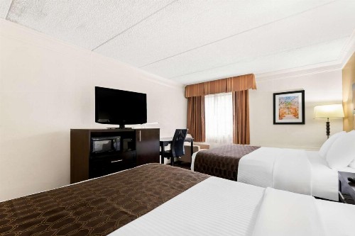 Best Western Riverside Inn - image 20