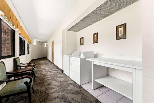 Best Western Riverside Inn - image 24