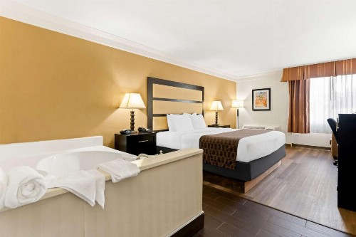 Best Western Riverside Inn - image 4