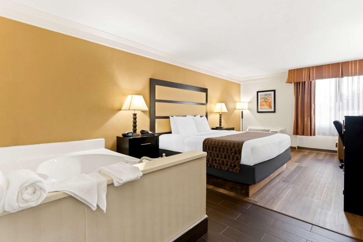 Best Western Riverside Inn - image 4