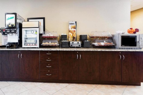 Microtel Inn & Suites by Wyndham Macon - image 20