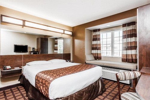 Microtel Inn & Suites by Wyndham Macon - image 37