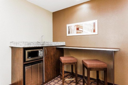 Microtel Inn & Suites by Wyndham Macon - image 39