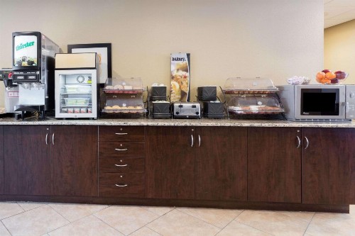 Microtel Inn & Suites by Wyndham Macon - image 8