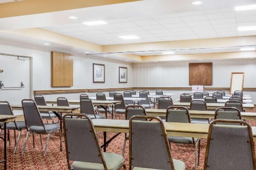 Ramada by Wyndham Macon - image 10