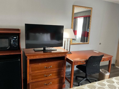 Ramada by Wyndham Macon - image 21