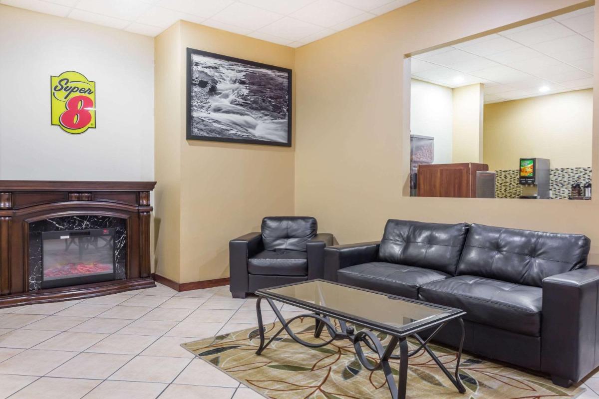 Super 8 by Wyndham Macon West - image 6