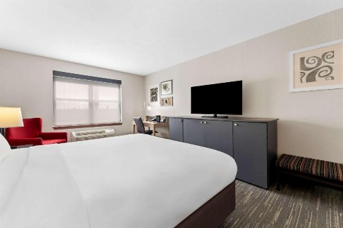Country Inn & Suites by Radisson Macon North GA - image 10